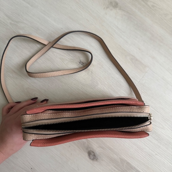 Vince Camuto cross bag - Picture 3 of 6